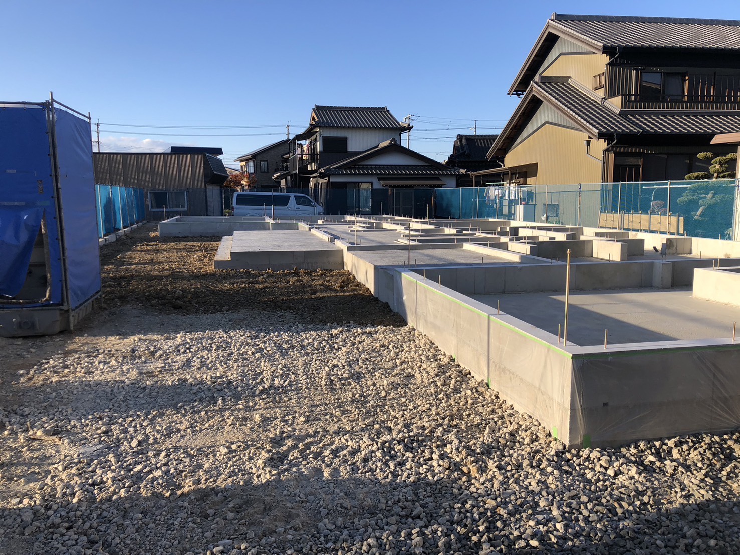 養生・脱型完了後のベタ基礎完成全景