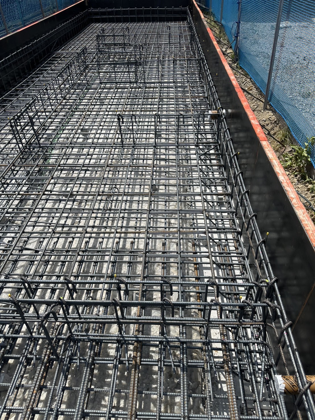 基礎工事の流れ④｜スラブ・立ち上がり配筋の工程｜豊田市の株式会社佳建