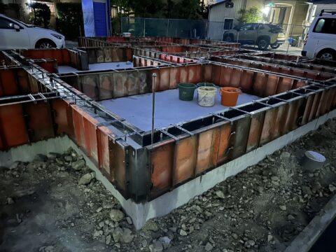 立ち上がり打設とレベラー